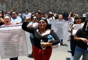 Estudiantes y padres de familia se manifestaron para exigir a la Secretaría de Educación Pública (SEP) que no cierre la Academia Militarizada Ignacio Zaragoza