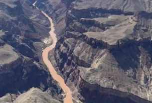 Vista aérea de la inundación en el Gran Cañon