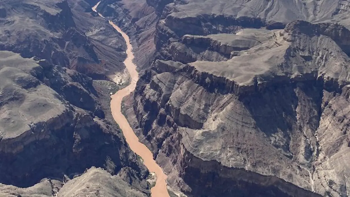 Vista aérea de la inundación en el Gran Cañon