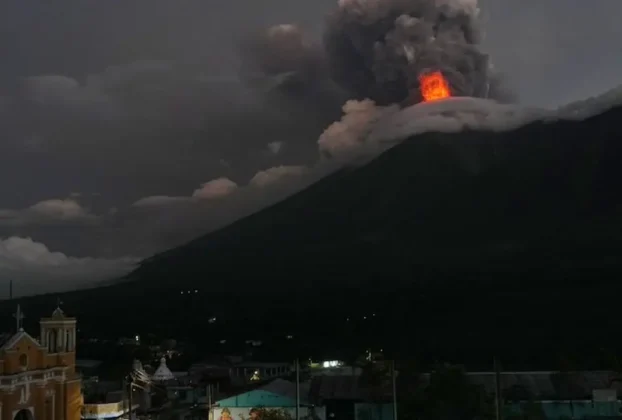 Guatemala evacuó dos aldeas cercanas al volcán de Fuego