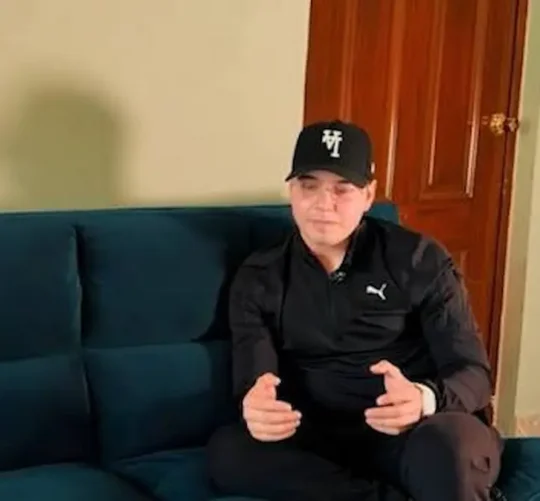 En entrevista con el periodista Luis Chaparro, el joven aseguró que su relación con la 'influencer' no concluyó en malos términos.