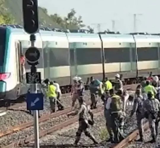 un convoy registró un “percance de vía” en el último de sus vagones, unos 50 metros después de salir de la estación.