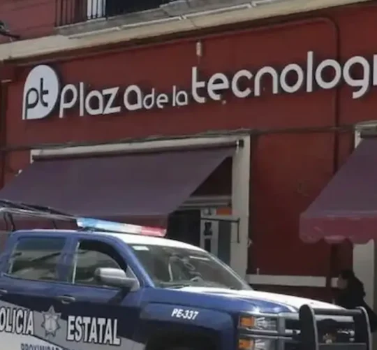 Cateo federal en la Plaza de la Tecnología de Puebla