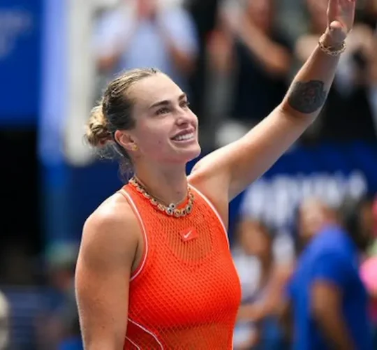 Aryna Sabalenka detuvo el juego para avisar a la árbitro de un fuerte olor a cannabis que llegaba hasta la pista del estadio Louis Armstrong.