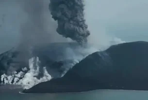 Erupción del volcán Anak Krakatoa