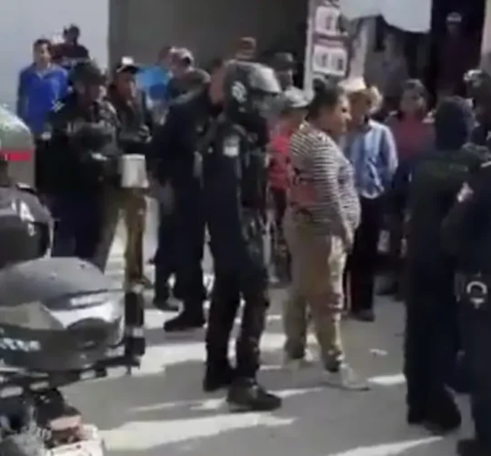 Policías en Puebla durante un operativo de seguridad.