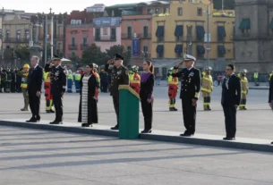 La mandataria estuvo acompañada de elementos del Ejército mexicano, la Guardia Nacional y funcionarios de su gabinete, así como de la jefa de Gobierno, Clara Brugada, y de los directivos de la Cruz Roja Mexicana, Eduardo De Agüero Le Duc, y de Protección Civil, Laura Velázquez Alzúa.