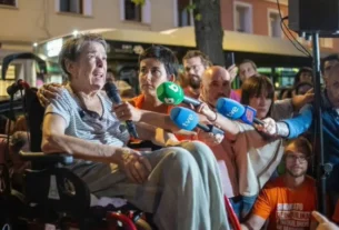 Maricarmen, la anciana que tuvo que abandonar su casa de alquiler tras 70 años en la misma, y reclamar medidas efectivas para frenar la crisis de la vivienda.