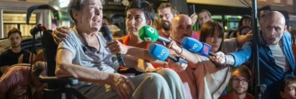 Maricarmen, la anciana que tuvo que abandonar su casa de alquiler tras 70 años en la misma, y reclamar medidas efectivas para frenar la crisis de la vivienda.