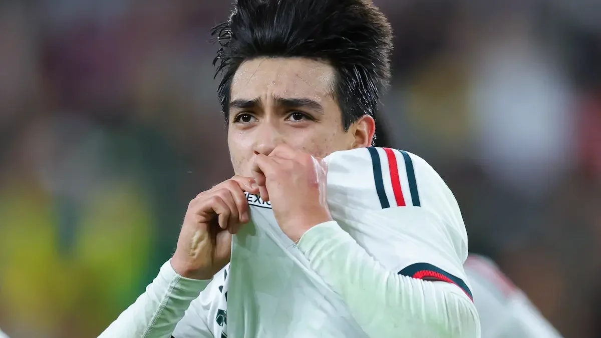 Gilberto Mora celebra su gol ante Colombia