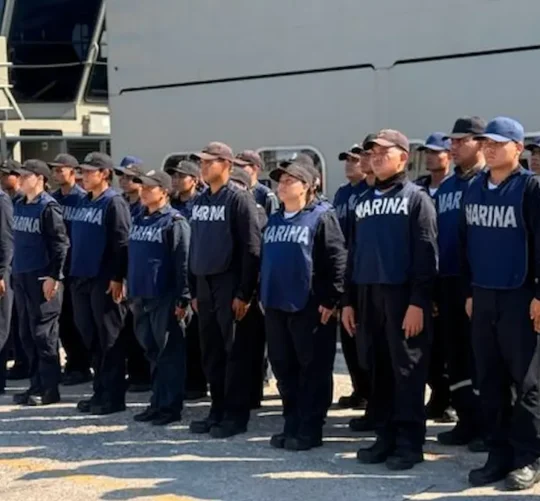La Secretaría de Marina (Semar) desplegó mil 400 elementos como parte de las acciones preventivas ante el huracán ‘Polo’ en Baja California Sur, Nayarit y Jalisco