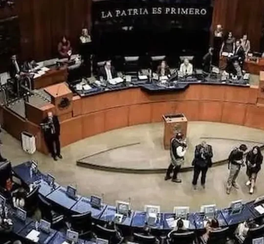 Sesión en el Senado