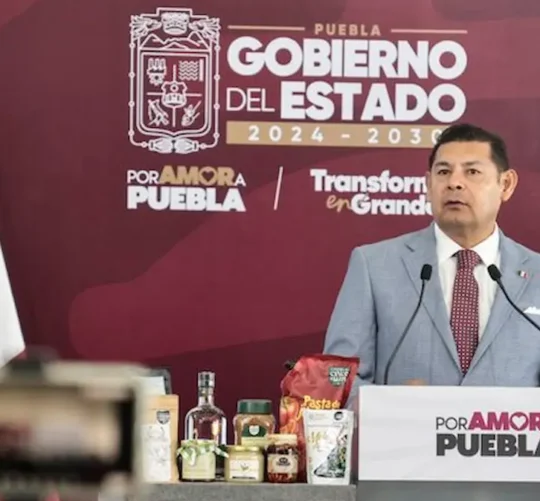 El gobernador de Puebla, Alejandro Armenta Mier