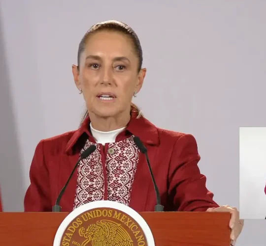 La Presidenta Claudia Sheinbaum durante su conferencia matutina desde Salón Guillermo Prieto en Palacio Nacional.