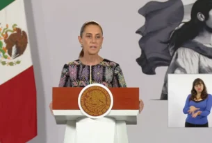 La Presidenta Claudia Sheinbaum durante su conferencia matutina desde Salón Guillermo Prieto en Palacio Nacional.