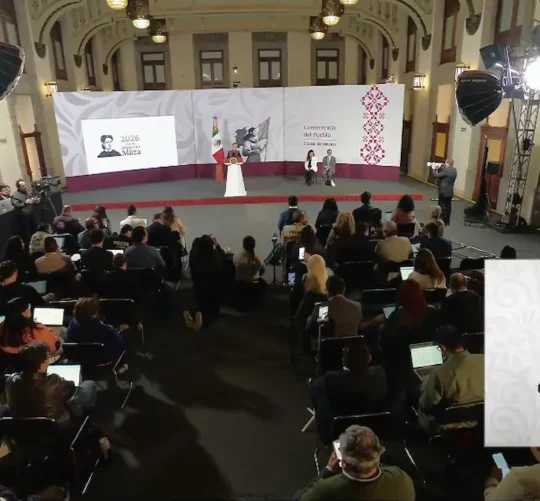 La Presidenta Claudia Sheinbaum durante su conferencia matutina desde Salón Guillermo Prieto en Palacio Nacional.