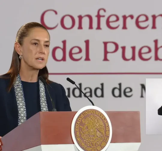 La Presidenta Claudia Sheinbaum durante su conferencia matutina desde Salón Guillermo Prieto en Palacio Nacional.