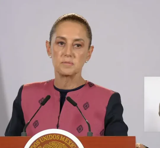 La Presidenta Claudia Sheinbaum durante su conferencia matutina desde Salón Guillermo Prieto en Palacio Nacional.