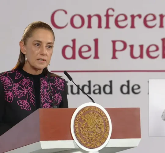 La Presidenta Claudia Sheinbaum durante su conferencia matutina desde Salón Guillermo Prieto en Palacio Nacional.
