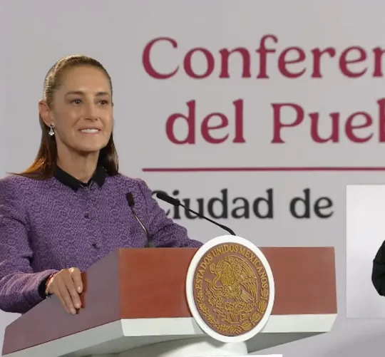 La Presidenta Claudia Sheinbaum durante su conferencia matutina desde Salón Guillermo Prieto en Palacio Nacional.
