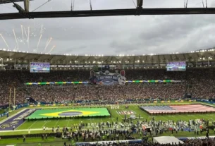 Los Baltimore Ravens y los Dallas Cowboys en el estadio Maracaná, en Rio de Janeiro