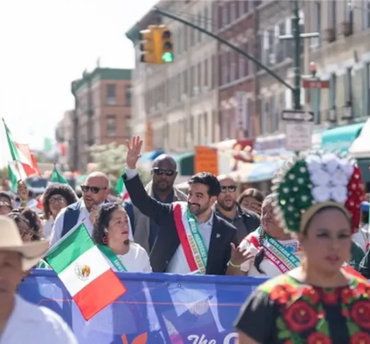 Mamdani participa como Gran Mariscal en desfile por la Independencia de México en Nueva York