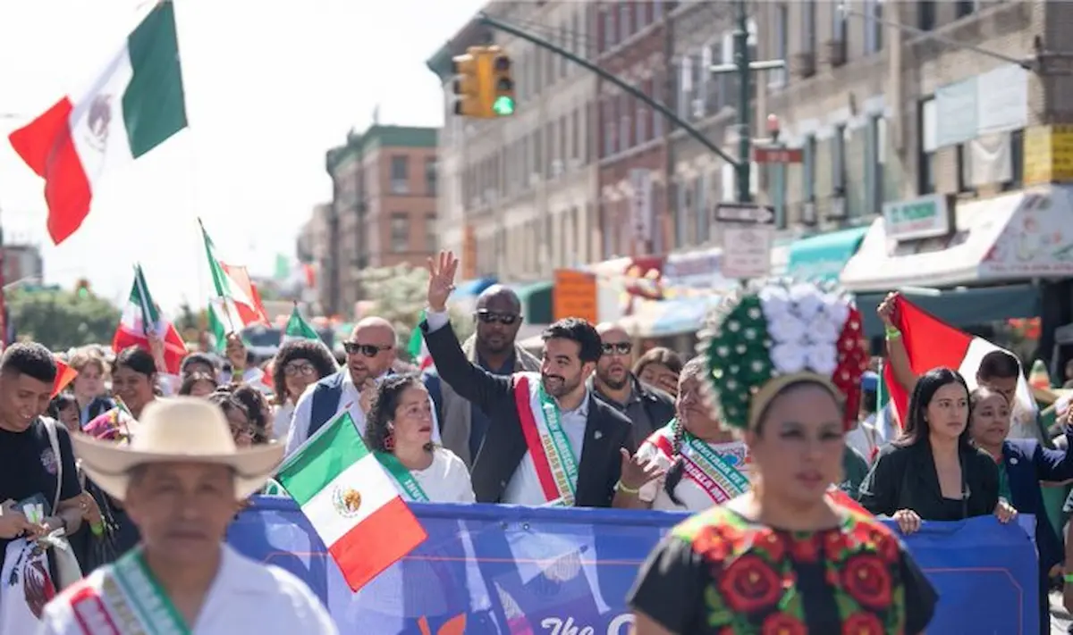 Mamdani participa como Gran Mariscal en desfile por la Independencia de México en Nueva York