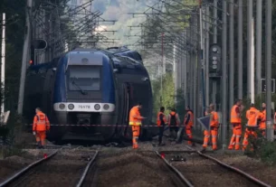 Tren de pasajeros se descarriló al noroeste de Francia
