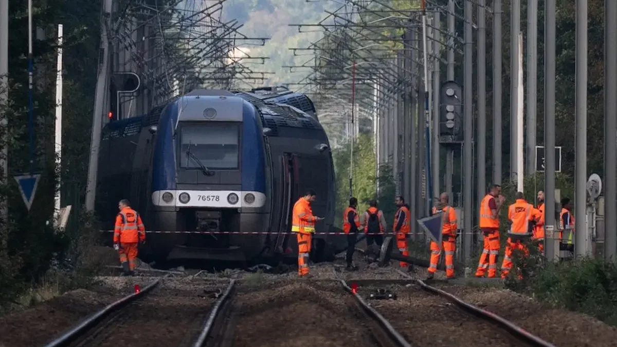 Tren de pasajeros se descarriló al noroeste de Francia