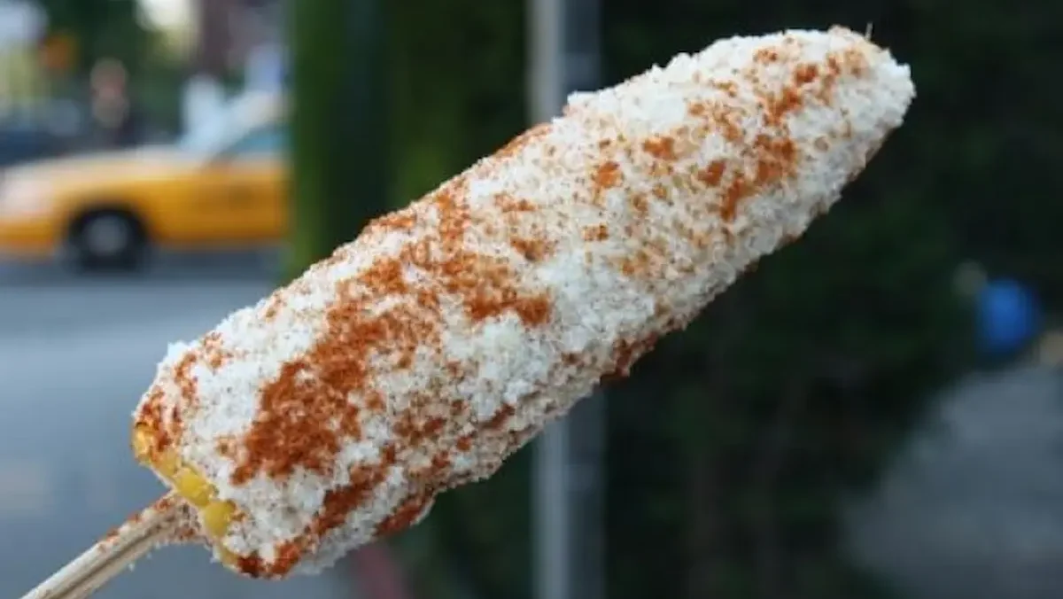 Los comerciantes únicamente podrán vender elotes en vaso y al terminar la ceremonia podrán reiniciar con la venta.
