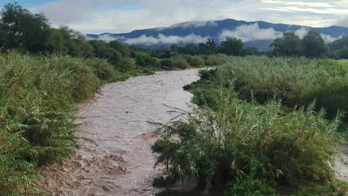 Lluvias elevan niveles de ríos en la Mixteca; mantienen vigilancia ante posibles desbordamientos
