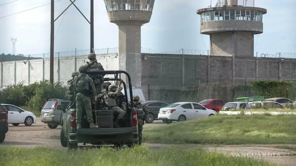Exterior del Centro Penitenciario de El Castillo, en Mazatlán, Sinaloa