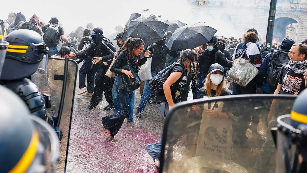La protesta sucede también en plena polémica por las denuncias recíprocas de violencia entre policías y menores