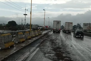 Cientos de automovilistas quedaron varados por un desbordamiento en el tramo Esperanza-Ciudad Mendoza.