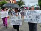 Trabajadores del IMSS Jalisco protestan en las calles de Guadalajara.