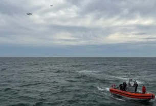 La Guardia Costera de Estados Unidos informó del hallazgo de restos de un avión de transporte