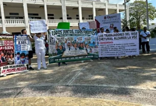 Trabajadores del IMSS llaman a huelga nacional y mantienen bloqueos en la CDMX.