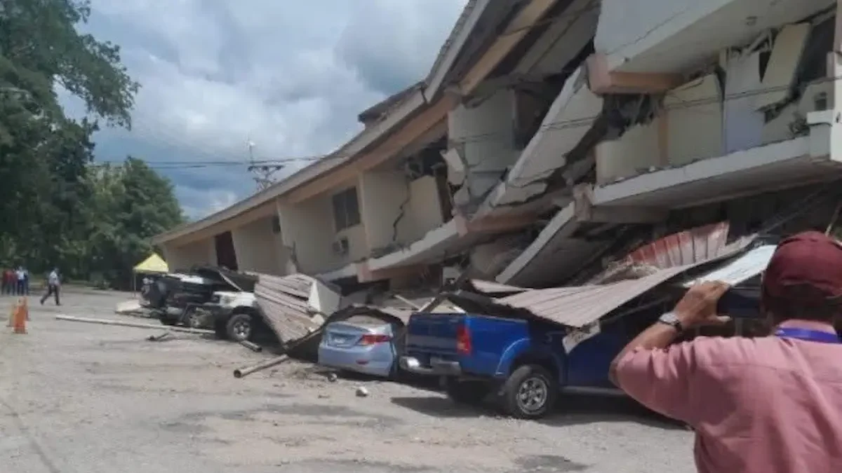 Daños causados por un sismo magnitud 7.7