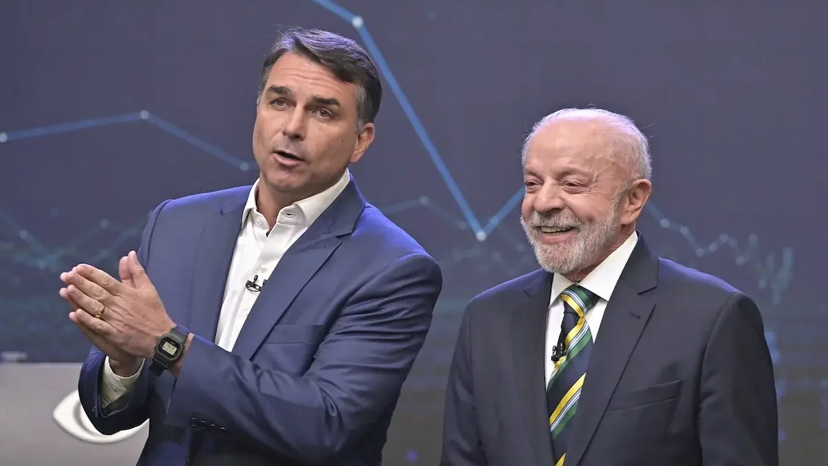 El ultraderechista Flávio Bolsonaro y el presidente de Brasil, Luiz Inácio Lula da Silva