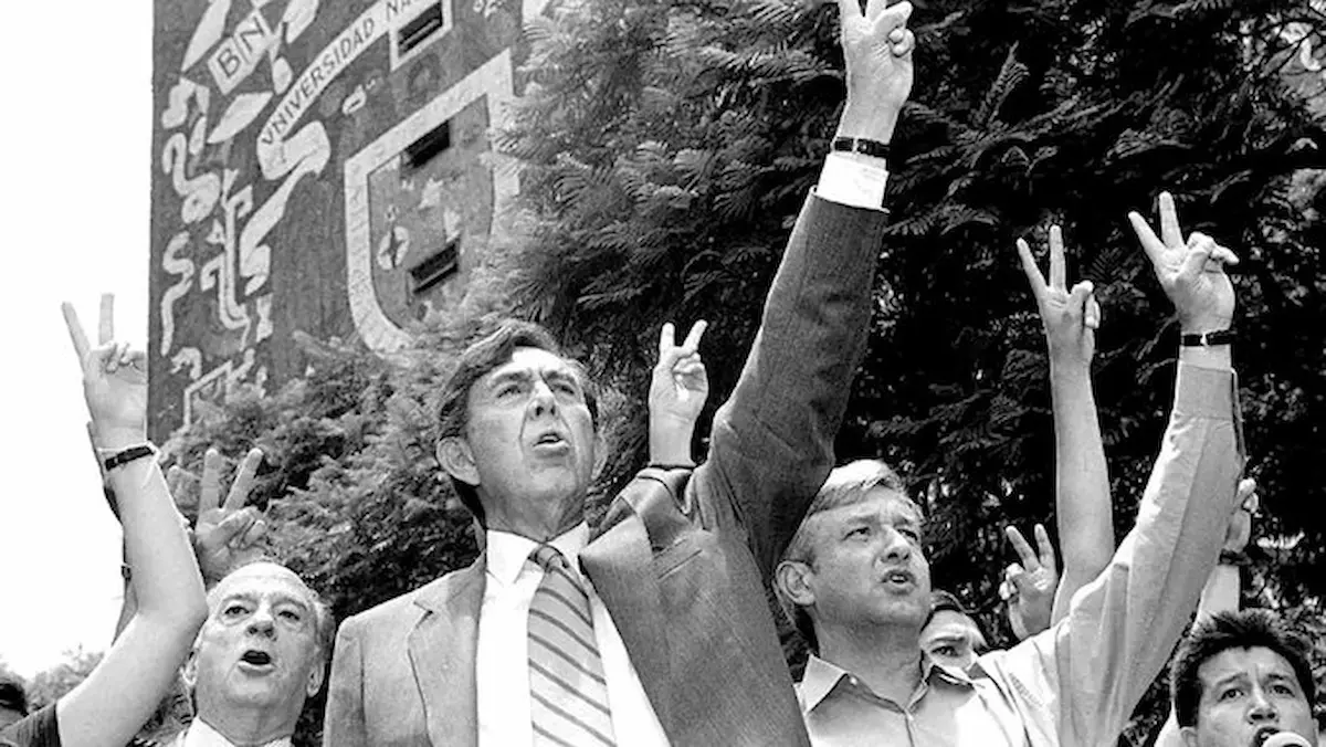 Por: Redacción Criterio Diario / Foto X: @ YoSoySantaAnna El ingeniero Cuauhtémoc Cárdenas Solórzano, referente histórico de la izquierda mexicana e impulsor fundamental de la lucha por la democracia en el país, falleció la noche de este miércoles 28 de octubre de 2026, a los 92 años de edad.