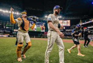 Cerveceros venció 5-4 a Tampa Bay, liderando la Serie Mundial 2-0.