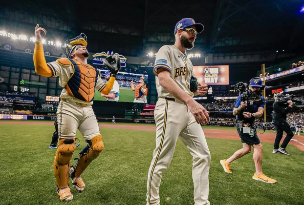 Cerveceros venció 5-4 a Tampa Bay, liderando la Serie Mundial 2-0.