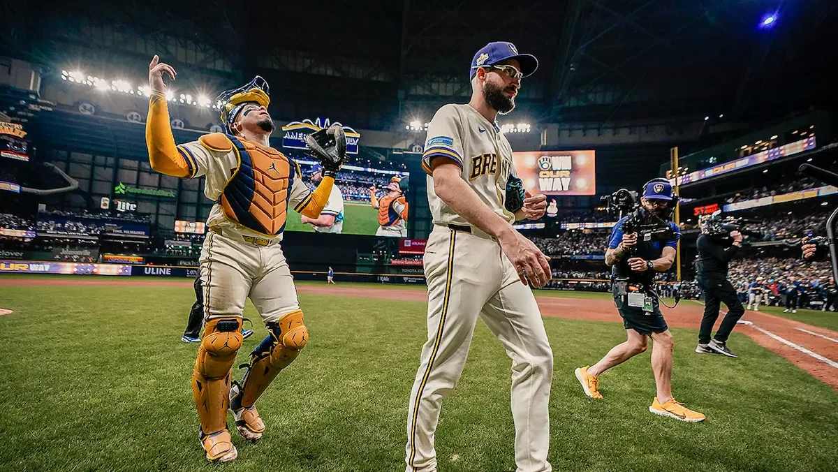 Cerveceros venció 5-4 a Tampa Bay, liderando la Serie Mundial 2-0.