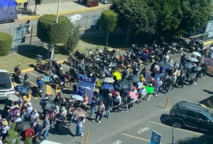 La movilización de docentes partió de la Facultad de Economía y se dirigió hacia la Torre de Rectoría