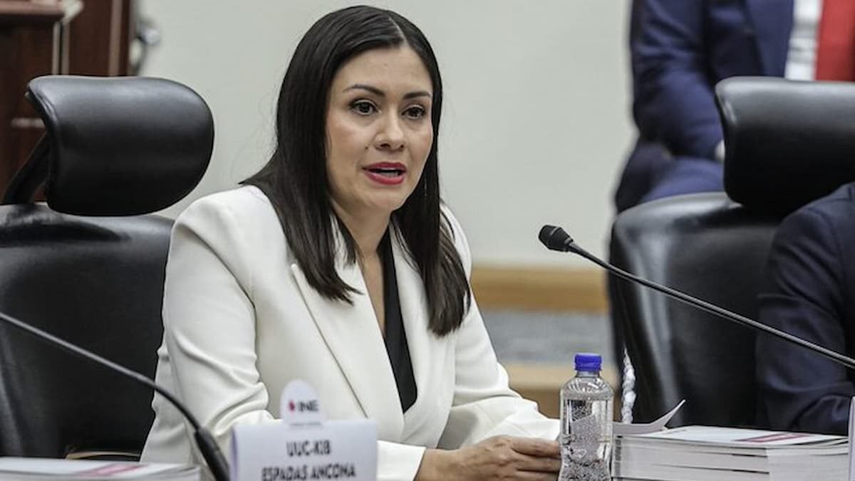 Blanca Yassahara Cruz García fue nombrada por sus compañeros como presidenta provisional del Instituto Nacional Electoral (INE)