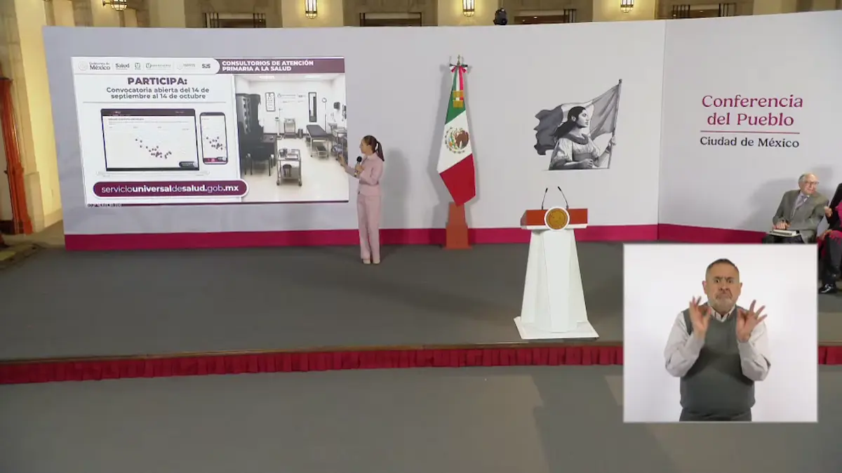 La Presidenta Claudia Sheinbaum durante su conferencia matutina desde Salón Guillermo Prieto en Palacio Nacional.