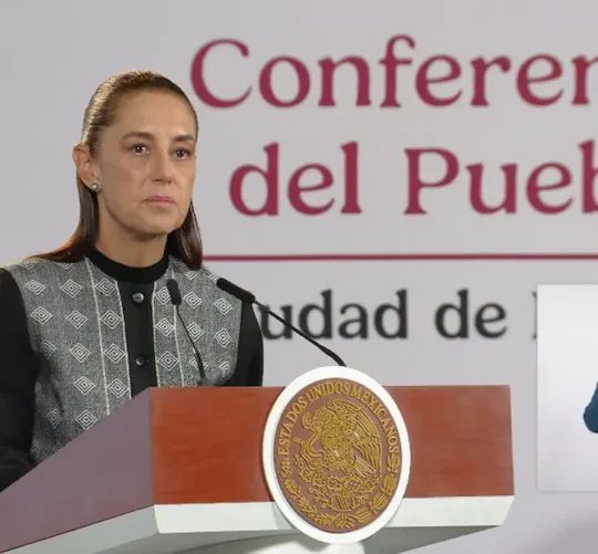 La Presidenta Claudia Sheinbaum durante su conferencia matutina desde Salón Guillermo Prieto en Palacio Nacional.