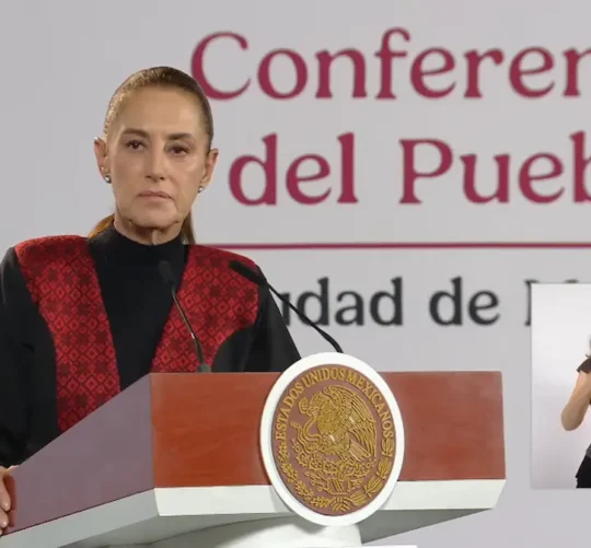 La Presidenta Claudia Sheinbaum durante su conferencia matutina desde Salón Guillermo Prieto en Palacio Nacional.