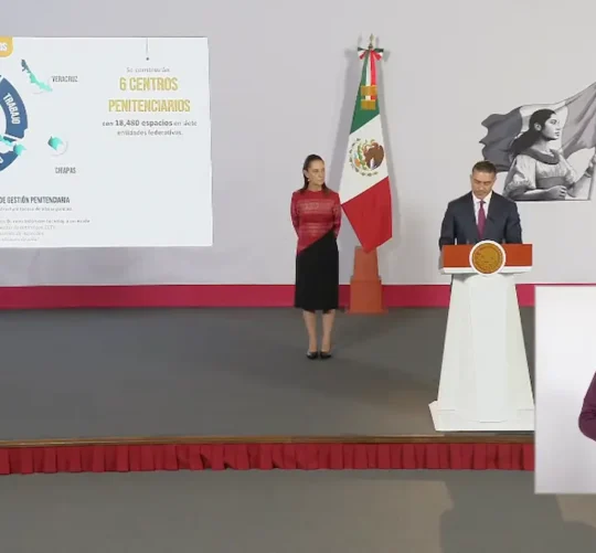La Presidenta Claudia Sheinbaum durante su conferencia matutina desde Salón Guillermo Prieto en Palacio Nacional.