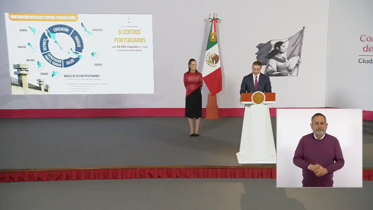 La Presidenta Claudia Sheinbaum durante su conferencia matutina desde Salón Guillermo Prieto en Palacio Nacional.